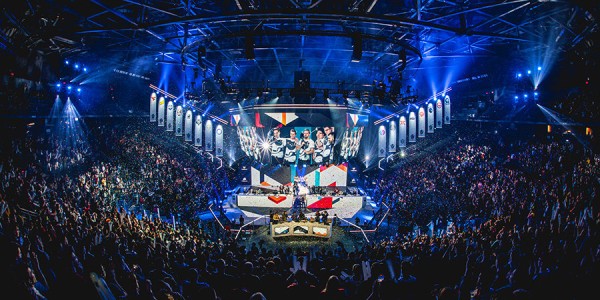 Международная федерация компьютерного спорта вернула российским командам возможность выступать с флагом и гимном Международная федерация компьютерного спорта вернула российским командам возможность выступать с флагом и гимном