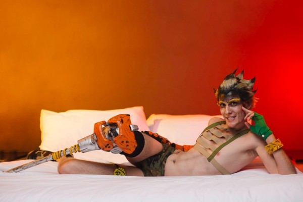 NSFW Косплей Overwatch стал звездой шоу NSFW Косплей Overwatch стал звездой шоу