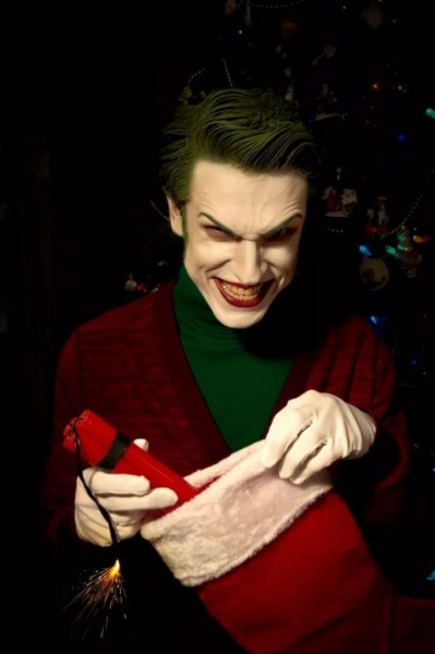 Джокер желает всем очень страшного Рождества Джокер желает всем очень страшного Рождества