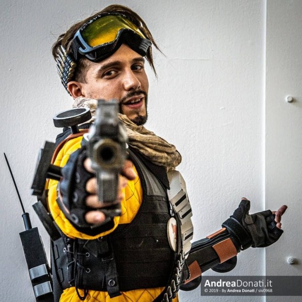 Лучший косплей Миража из Apex Legends Лучший косплей Миража из Apex Legends