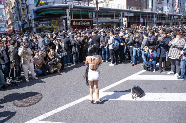 Косплееры снова наводнили Осаку Косплееры снова наводнили Осаку