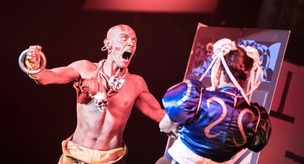 Близкий взгляд на косплей из Мексики на Street Fighter