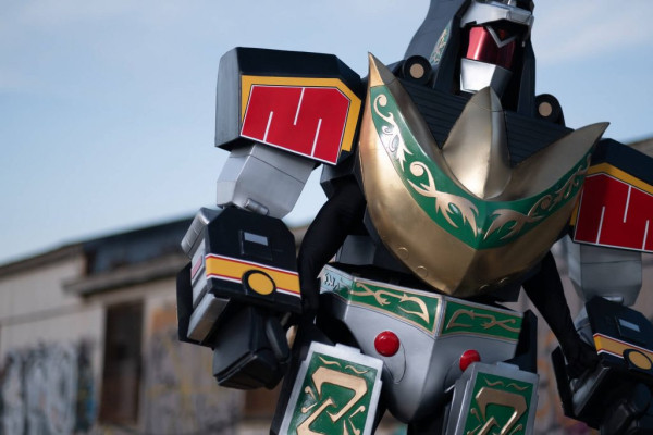 Косплей &laquo;Могучих Рейнджеров&raquo; пришел крушить города