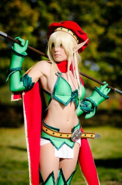 Косплей боевого инструктора Аллейн из &laquo;Queen&rsquo;s Blade&raquo;