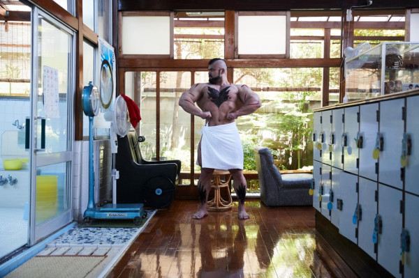 Косплей Зангиева в японской общественной бане Косплей Зангиева в японской общественной бане