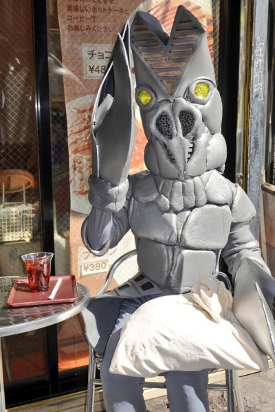 Косплееры снова наводнили Осаку Косплееры снова наводнили Осаку