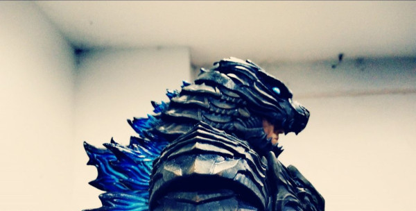 Костюм брони на тему Годзиллы Костюм брони на тему Годзиллы