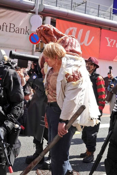 Косплееры снова наводнили Осаку Косплееры снова наводнили Осаку