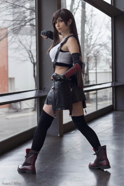 Лучший косплей на Тифу из Final Fantasy 7 Лучший косплей на Тифу из Final Fantasy 7