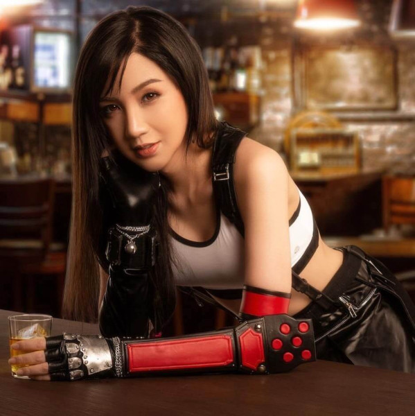Лучший косплей на Тифу из Final Fantasy 7 Лучший косплей на Тифу из Final Fantasy 7