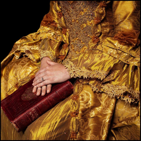 Тот случай, когда Дисней объединяется с историческими костюмами Тот случай, когда Дисней объединяется с историческими костюмами