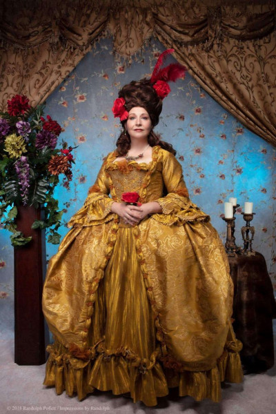 Тот случай, когда Дисней объединяется с историческими костюмами Тот случай, когда Дисней объединяется с историческими костюмами