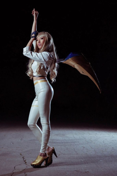 K/DA Kinda &mdash; &laquo;Самое популярное в мире музыкальное видео Tryhard Cosplay&raquo;