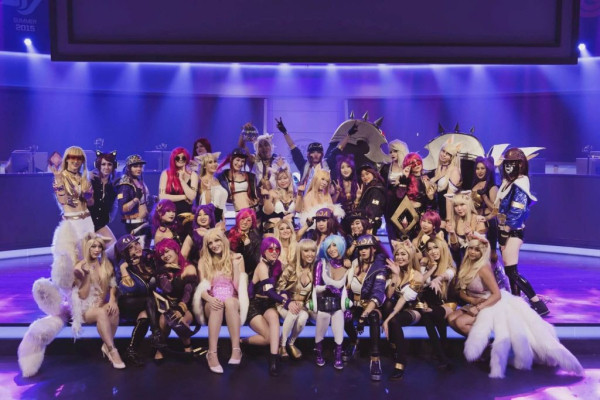 K/DA Kinda &mdash; &laquo;Самое популярное в мире музыкальное видео Tryhard Cosplay&raquo;