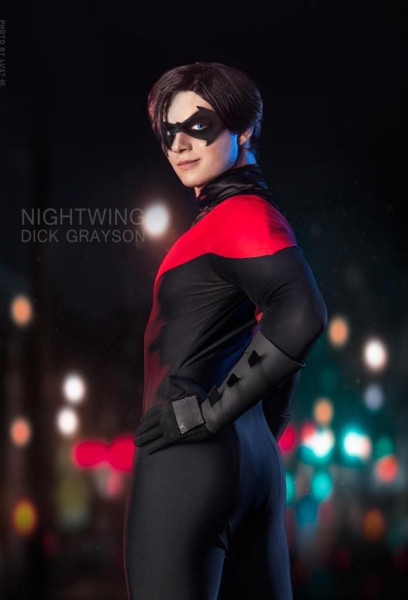 Лучший косплей Найтвинга из DC