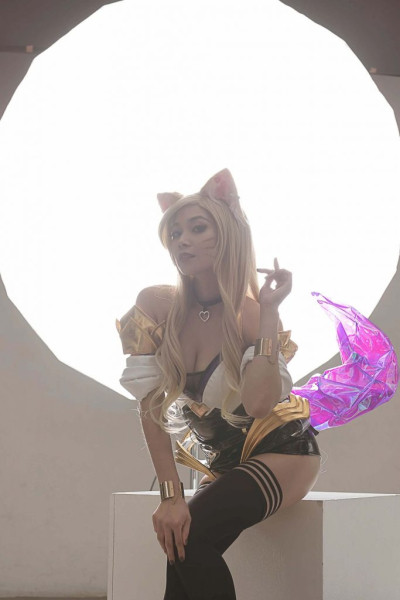 K/DA Kinda &mdash; &laquo;Самое популярное в мире музыкальное видео Tryhard Cosplay&raquo;