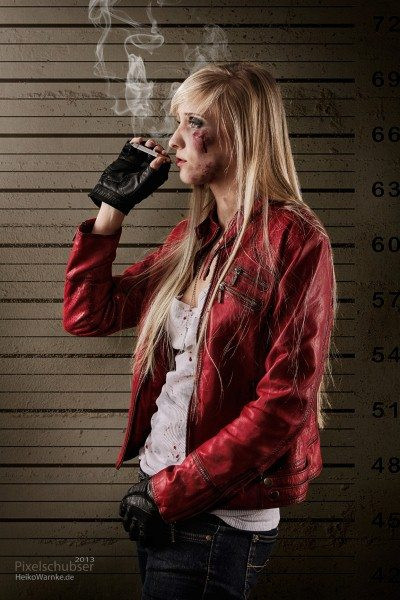 Крутой женский косплей Данте из Devil May Cry