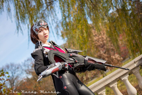 Никому не скрыться от прицела этого косплея на Роковую Вдову