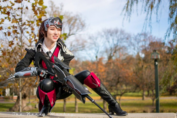 Никому не скрыться от прицела этого косплея на Роковую Вдову