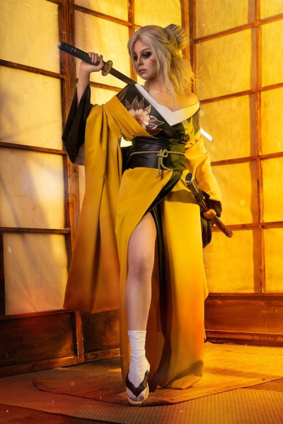 Потрясающий косплей на Цири из Ведьмака