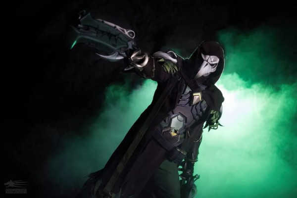 Потрясающее косплей-шоу, доступное только по приглашениям Потрясающее косплей-шоу, доступное только по приглашениям