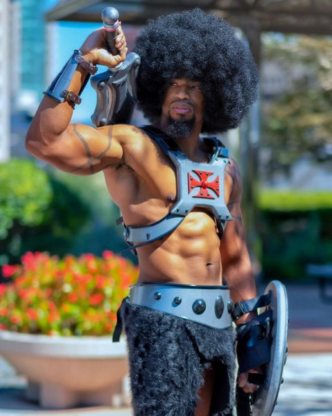 Властью Серого Черепа, Он Обладает Силой