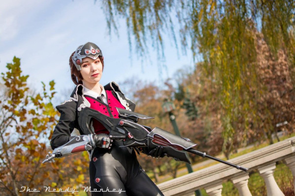 Никому не скрыться от прицела этого косплея на Роковую Вдову