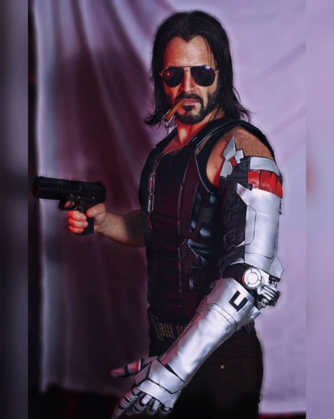 Косплеер потрясающе воссоздал образ Джонни Сильверхенда из Cyberpunk 2077