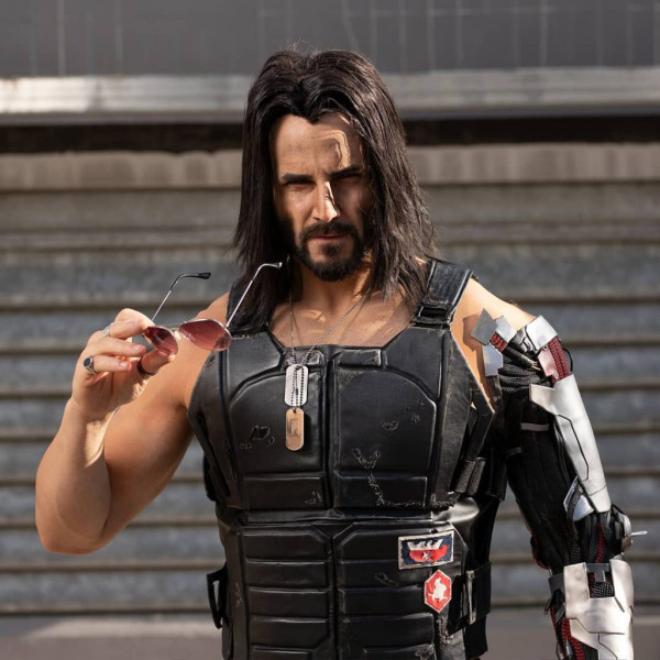 Косплеер потрясающе воссоздал образ Джонни Сильверхенда из Cyberpunk 2077